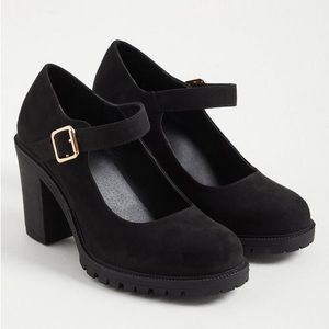 NWT Black Faux Leather Mary Jane Chunky Heel
SKU # 15370493
Size: 9.5 WW